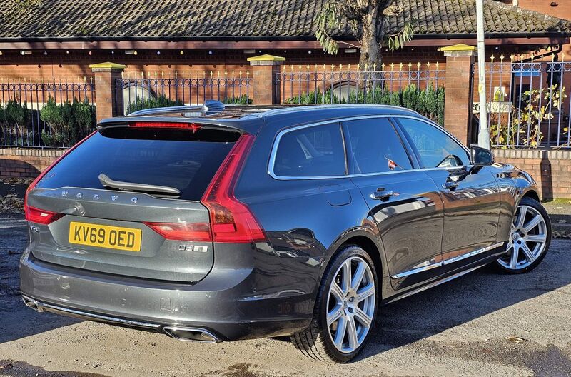 VOLVO V90