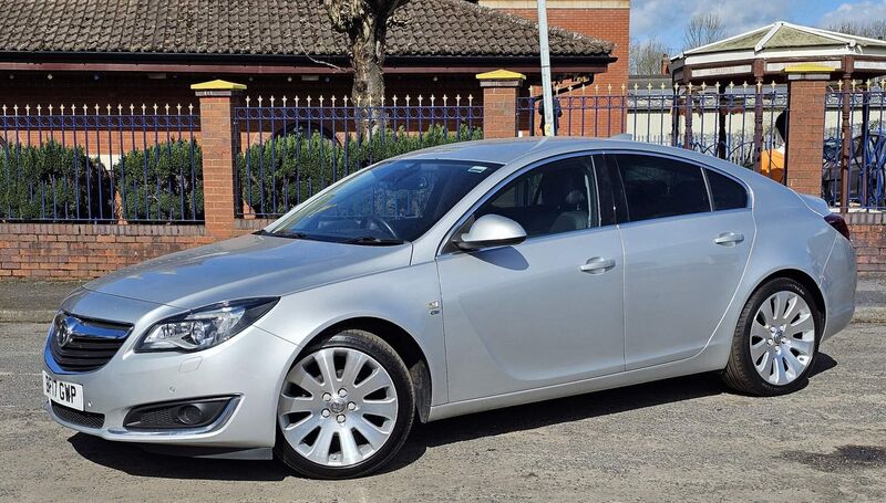 VAUXHALL INSIGNIA