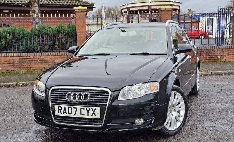 AUDI A4 AVANT