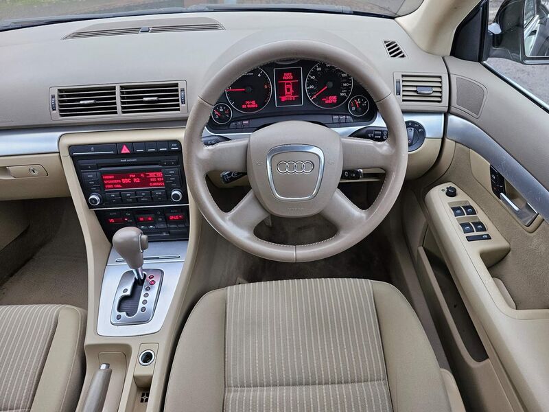 AUDI A4 AVANT