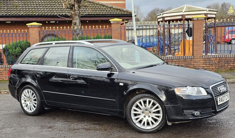 AUDI A4 AVANT