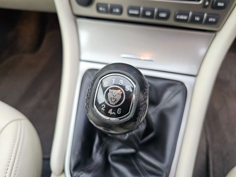 JAGUAR X-TYPE