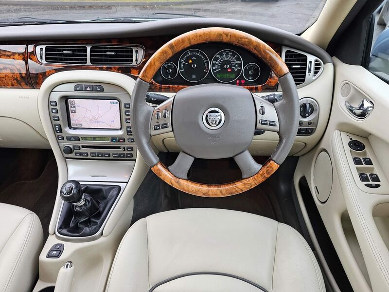 JAGUAR X-TYPE