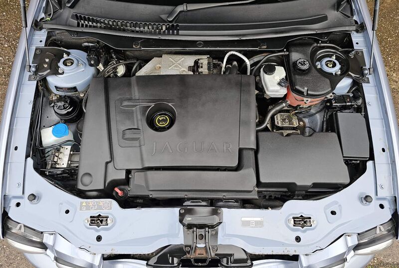 JAGUAR X-TYPE