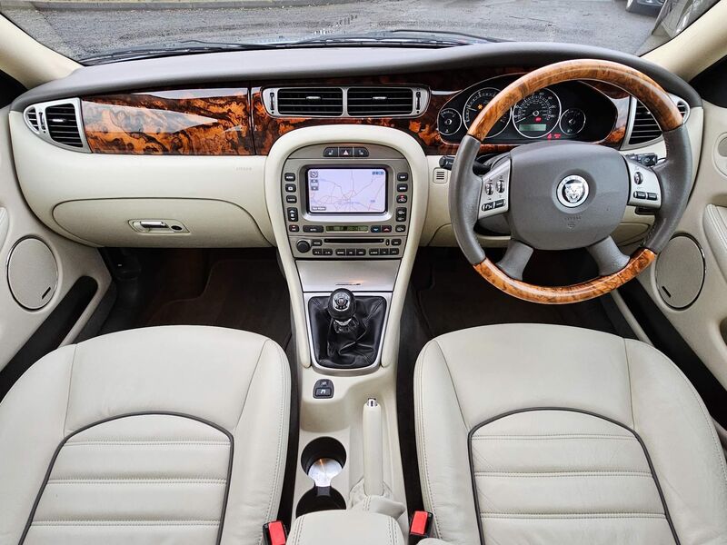 JAGUAR X-TYPE