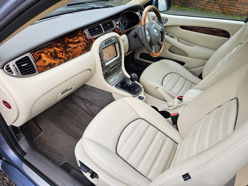 JAGUAR X-TYPE