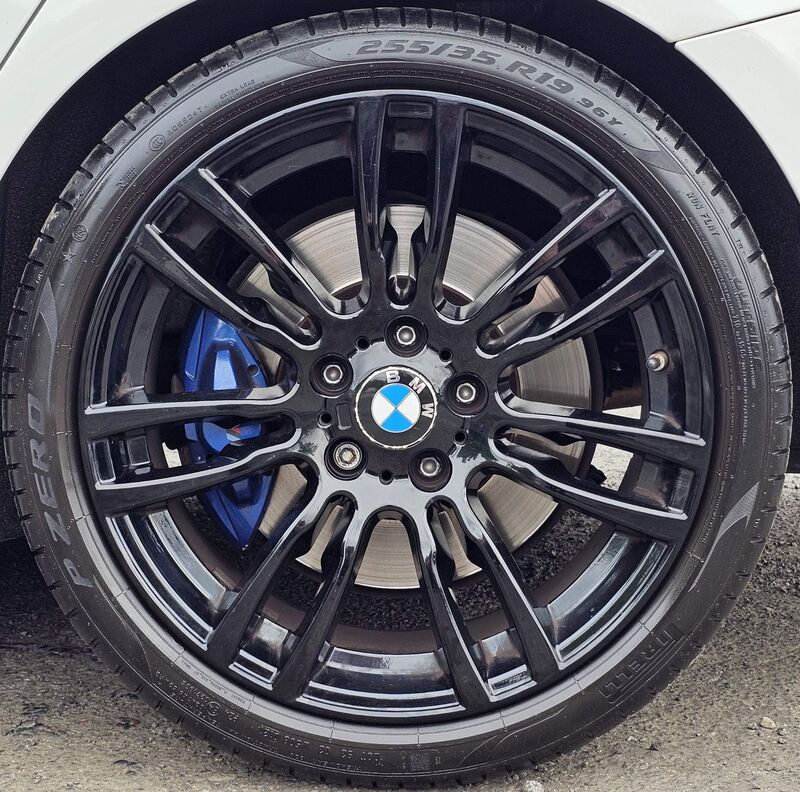 BMW 3 SERIES