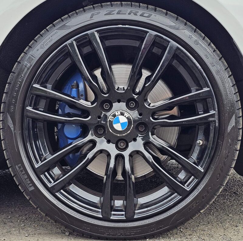 BMW 3 SERIES