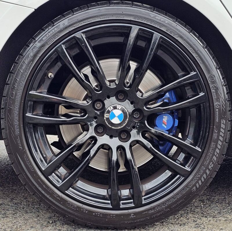 BMW 3 SERIES