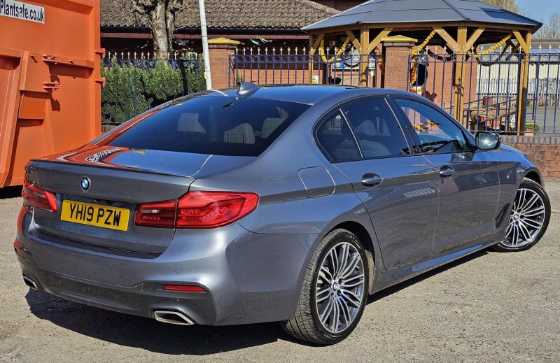 BMW 5 SERIES