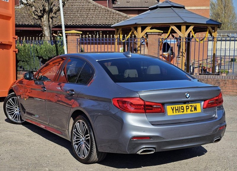 BMW 5 SERIES