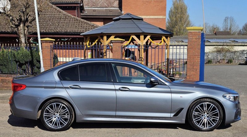 BMW 5 SERIES