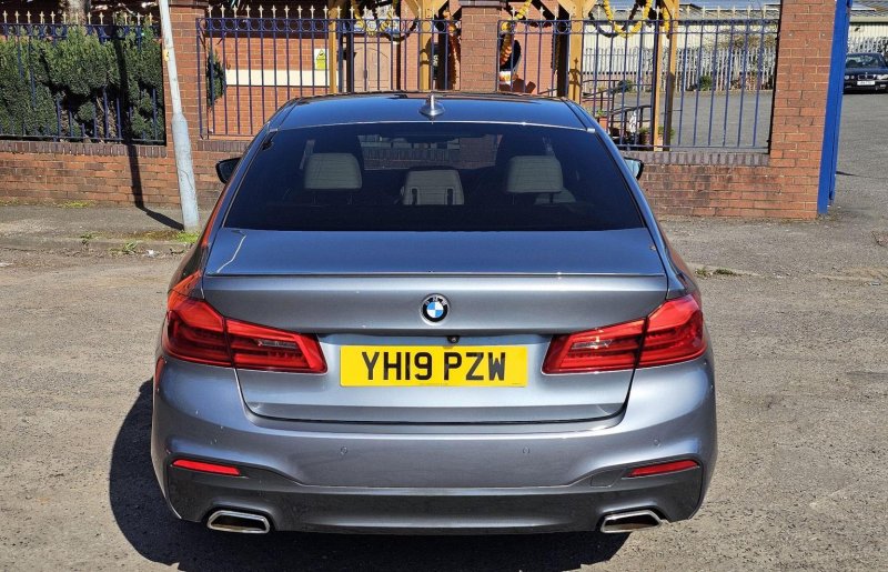 BMW 5 SERIES