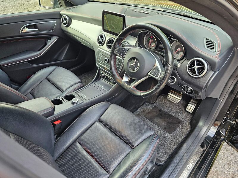 MERCEDES-BENZ CLA