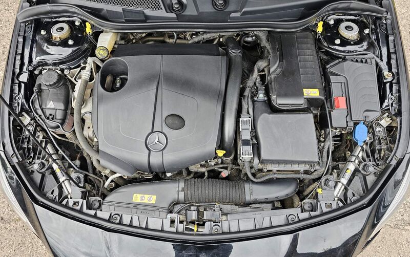 MERCEDES-BENZ CLA