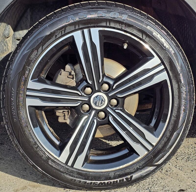 MG ZS
