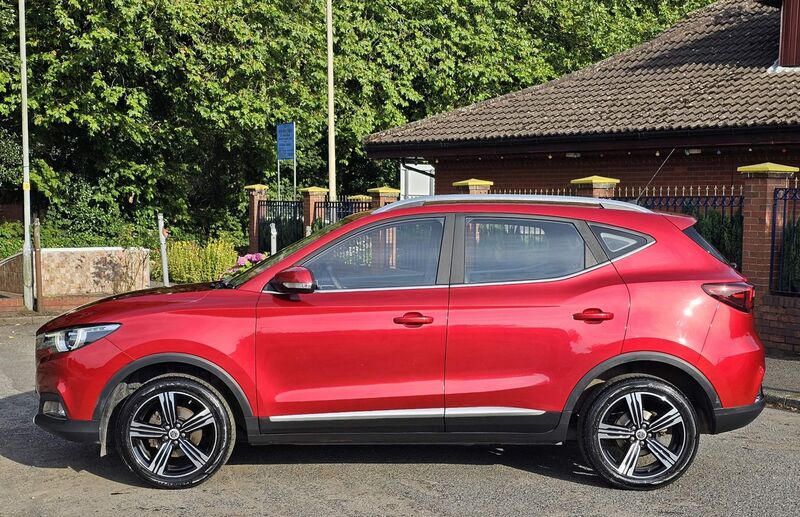 MG ZS