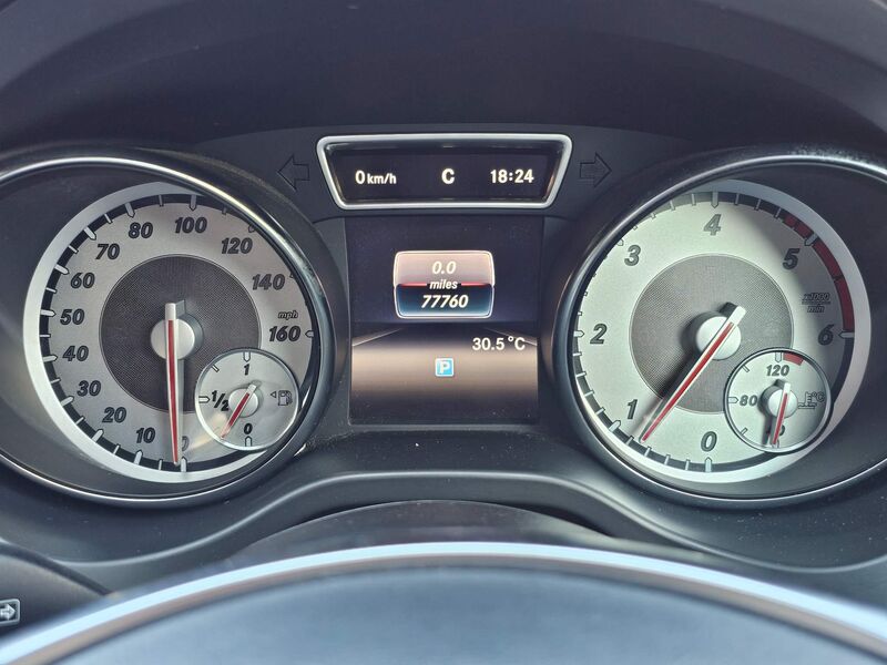 MERCEDES-BENZ CLA