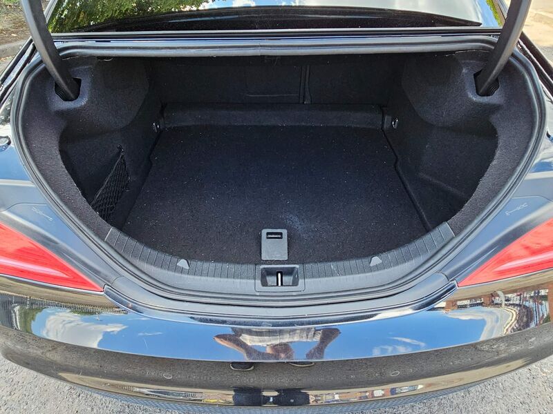 MERCEDES-BENZ CLA