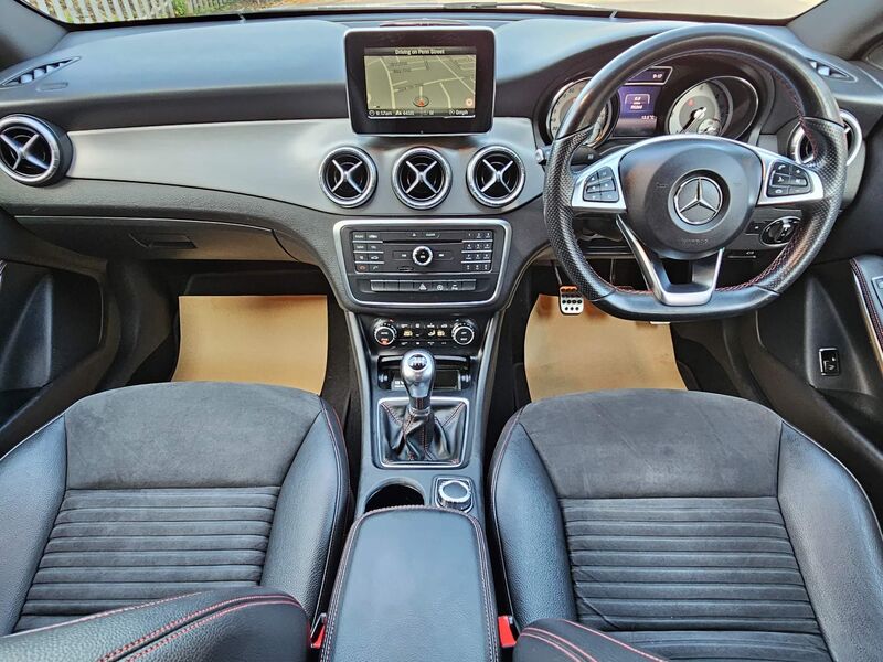 MERCEDES-BENZ CLA