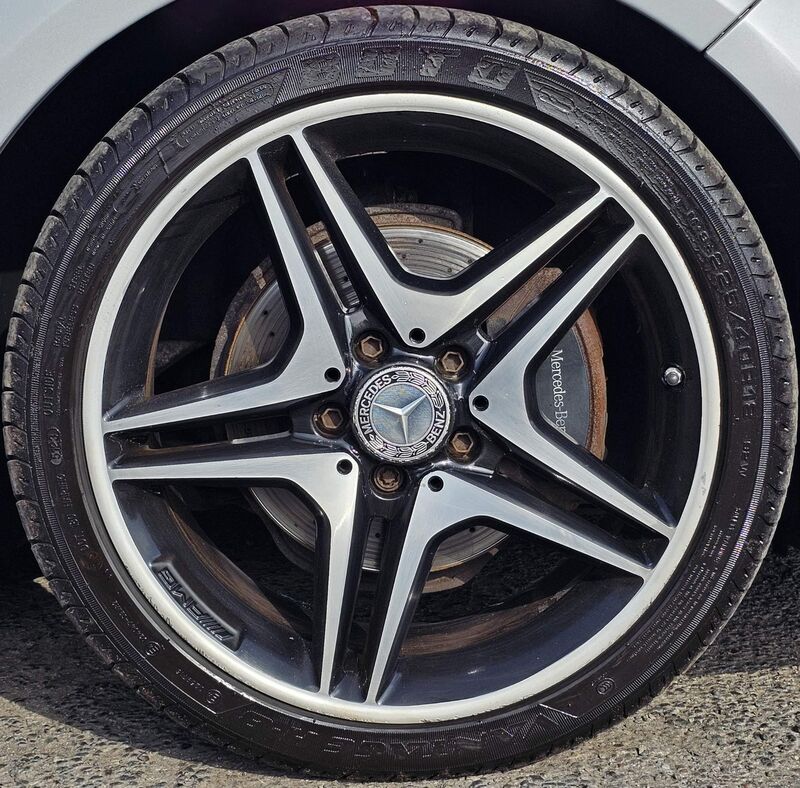 MERCEDES-BENZ CLA