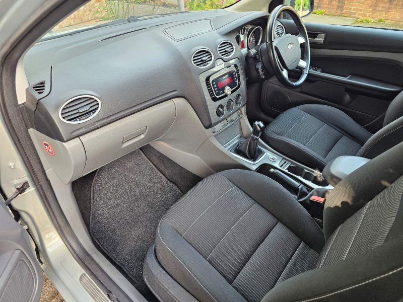 FORD FOCUS