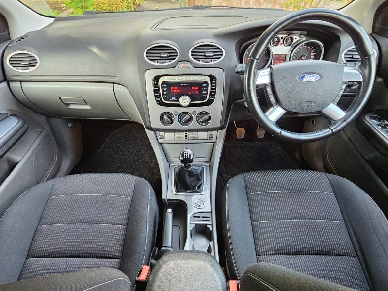 FORD FOCUS