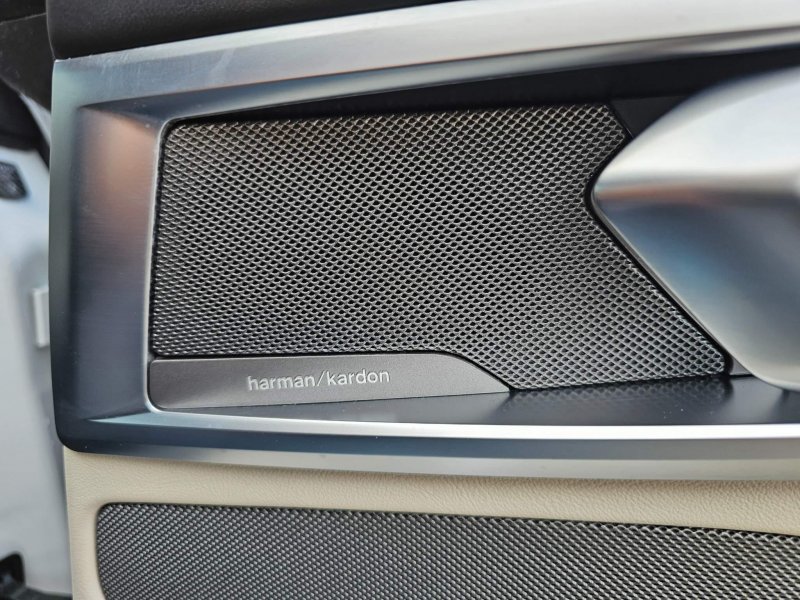 BMW 8 SERIES