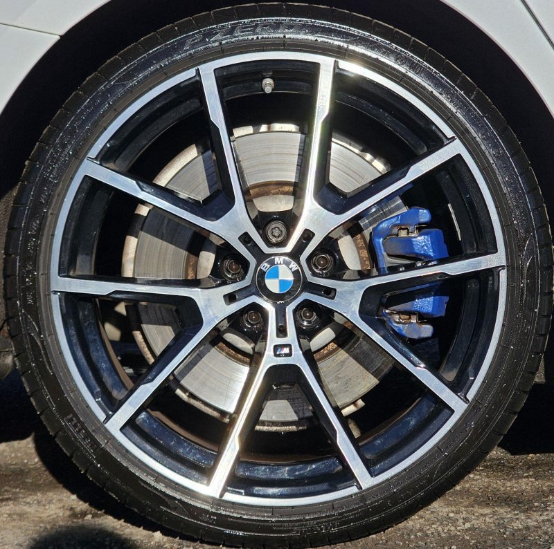 BMW 8 SERIES