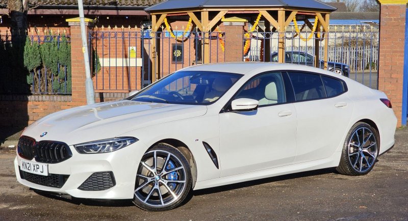 BMW 8 SERIES