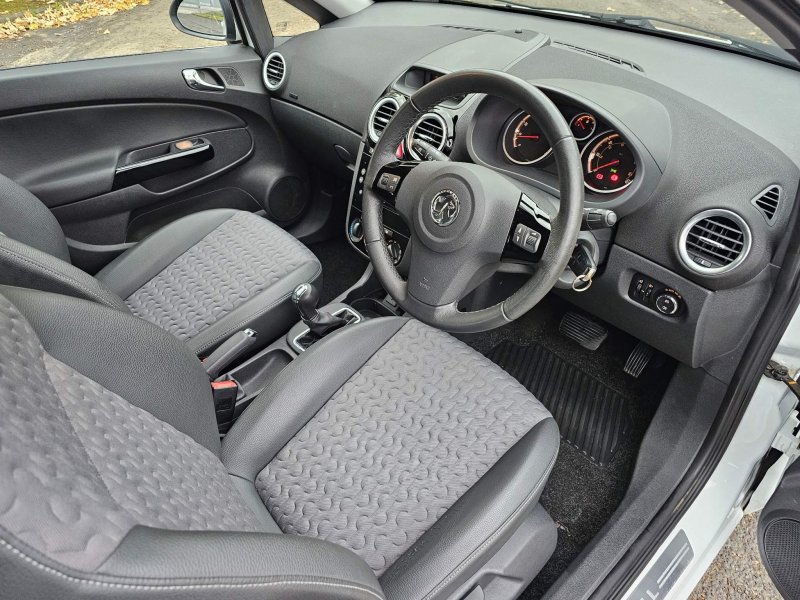 VAUXHALL CORSA