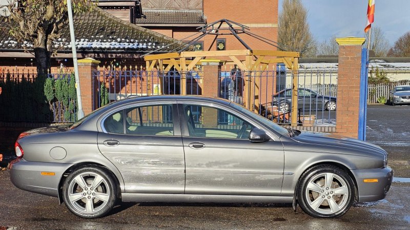 JAGUAR X-TYPE