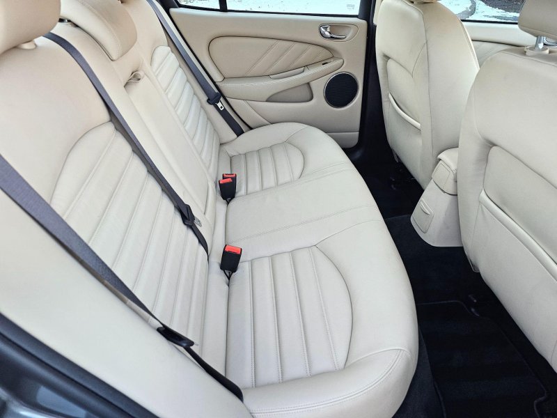 JAGUAR X-TYPE