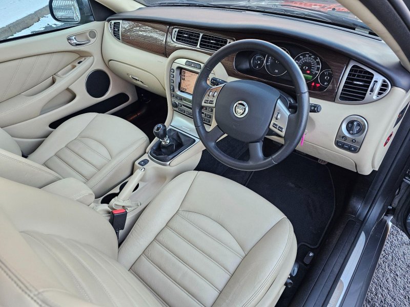 JAGUAR X-TYPE