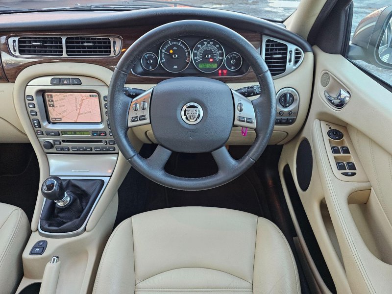 JAGUAR X-TYPE