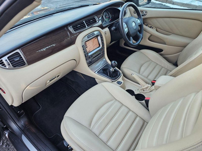 JAGUAR X-TYPE