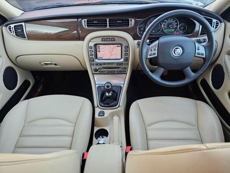 JAGUAR X-TYPE