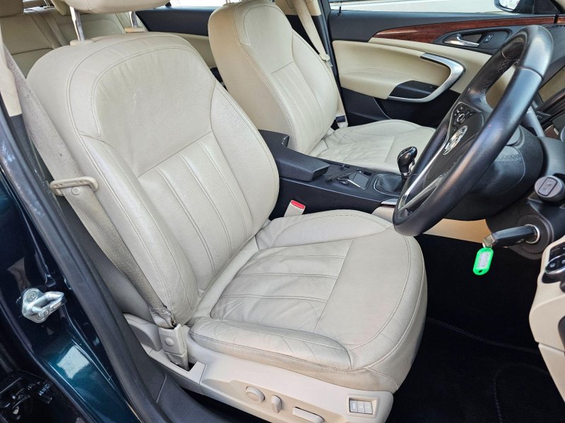 VAUXHALL INSIGNIA