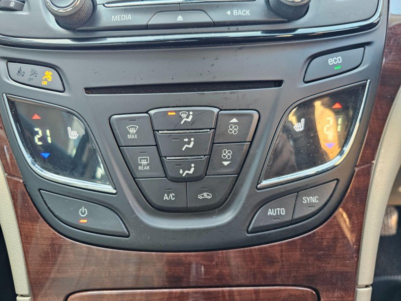 VAUXHALL INSIGNIA