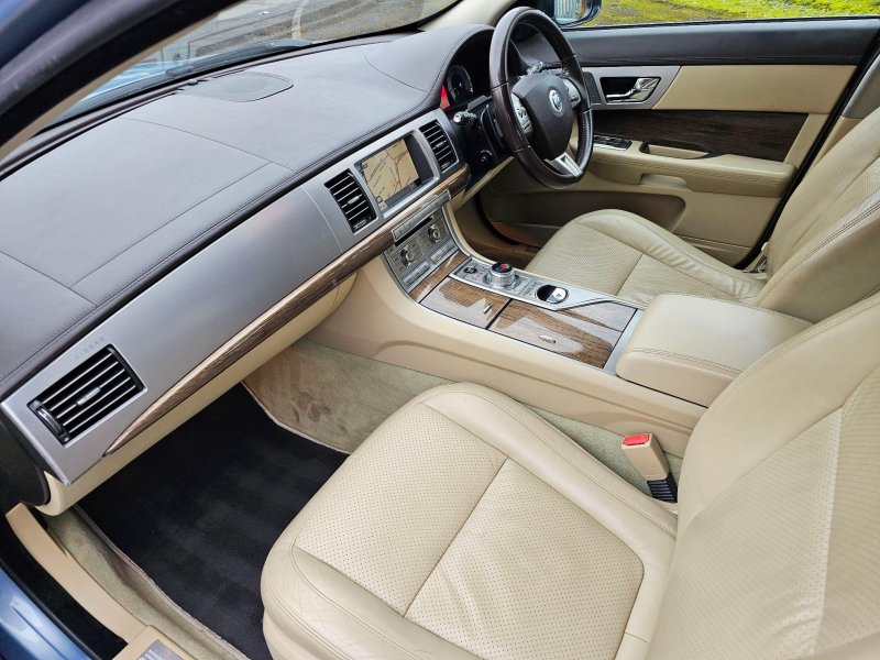 JAGUAR XF