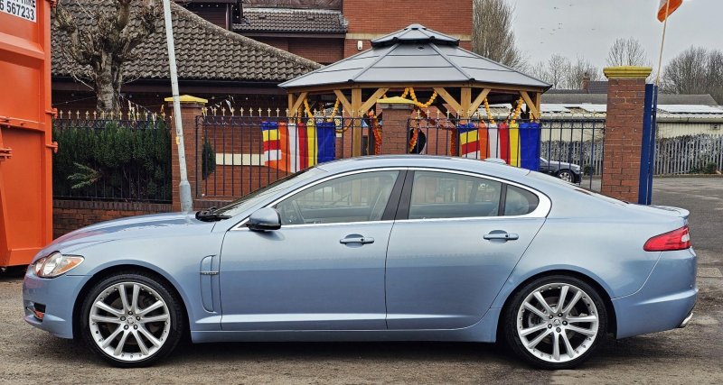 JAGUAR XF