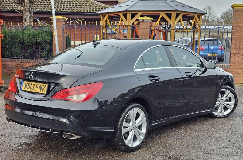 MERCEDES-BENZ CLA