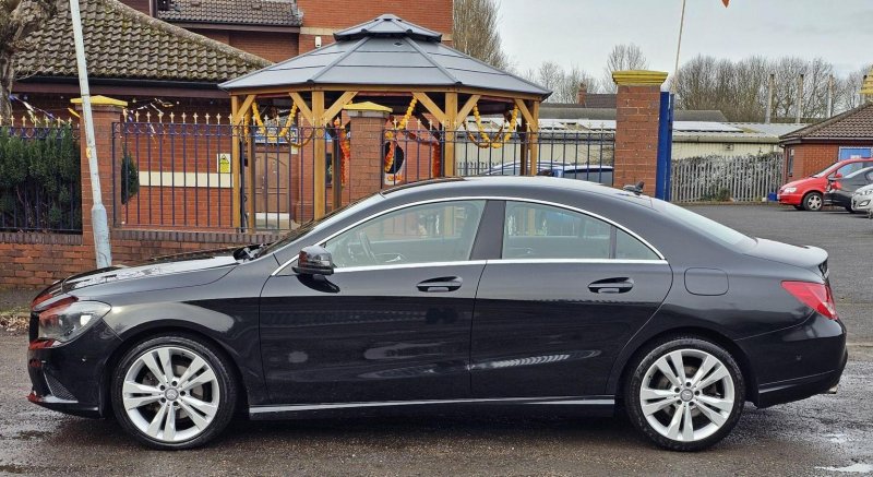 MERCEDES-BENZ CLA