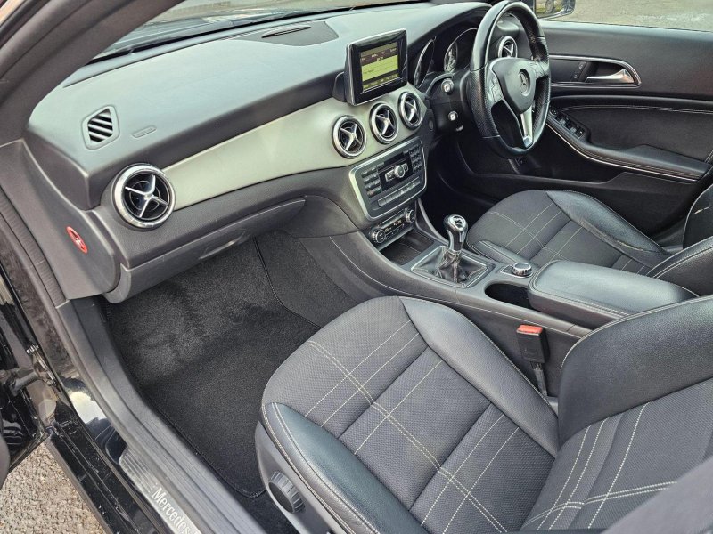 MERCEDES-BENZ CLA