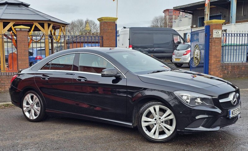 MERCEDES-BENZ CLA
