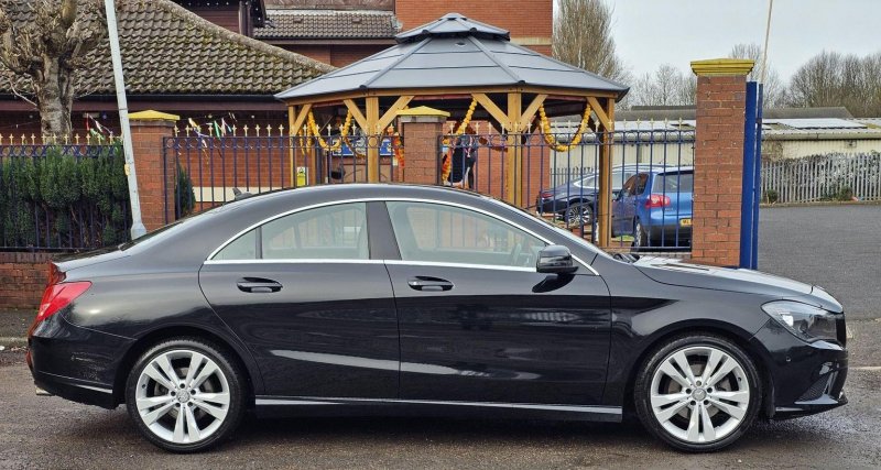 MERCEDES-BENZ CLA