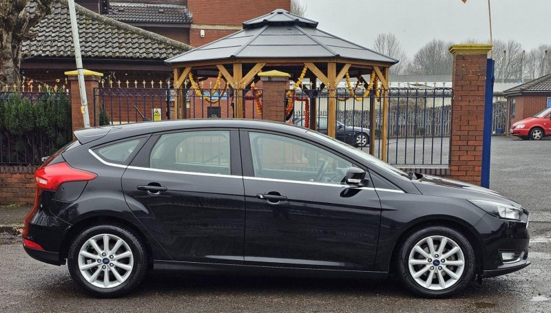 FORD FOCUS