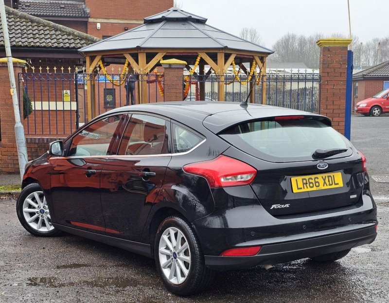 FORD FOCUS
