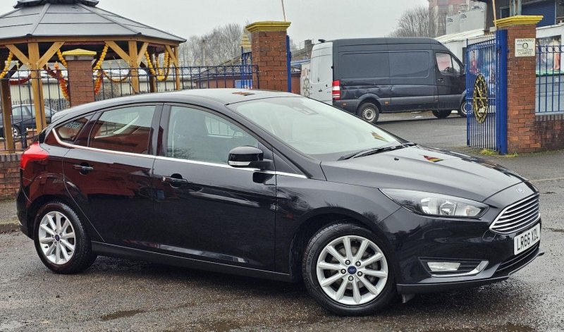 FORD FOCUS