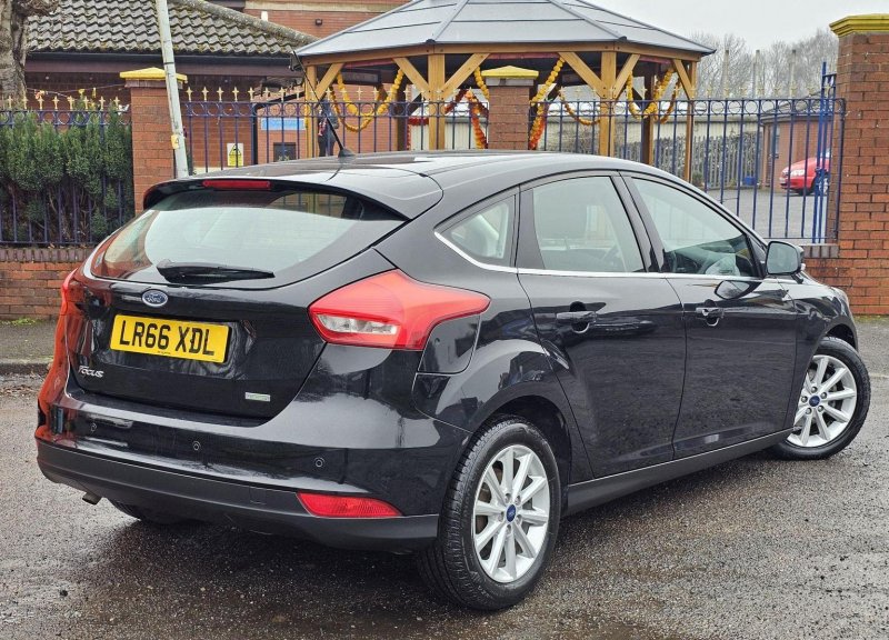 FORD FOCUS